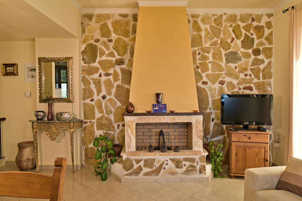 Villa Olive Farm à Agia Marina Extérieur photo